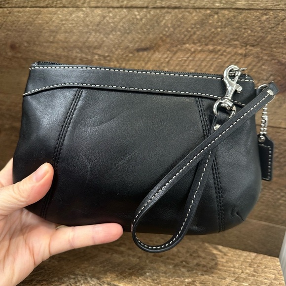Coach Black Leather Wristlet – Classic Pleated Style with Tag
